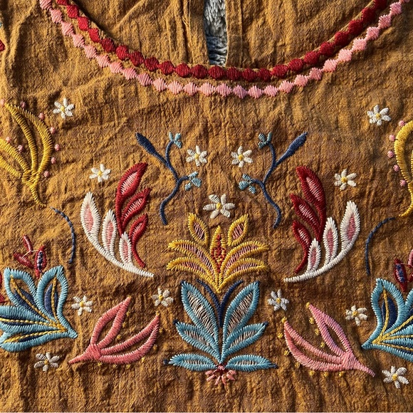 Andree by Unit Embroidered Blouse Large - Picture 5 of 9